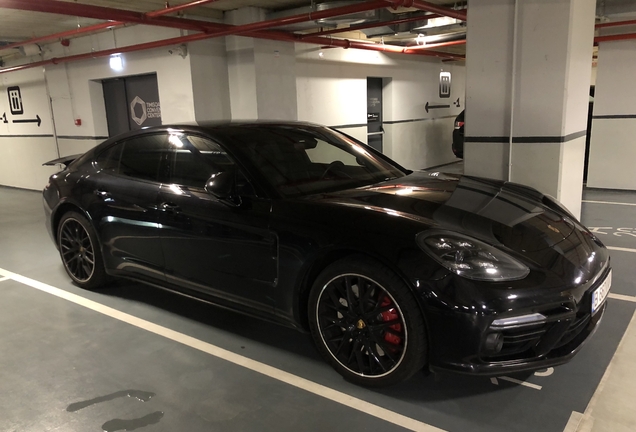 Porsche 971 Panamera Turbo