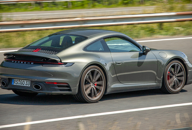 Porsche 992 Carrera 4S