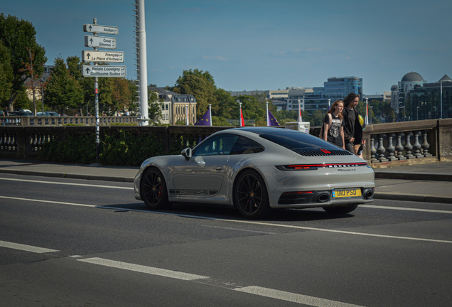 Porsche 992 Carrera 4S