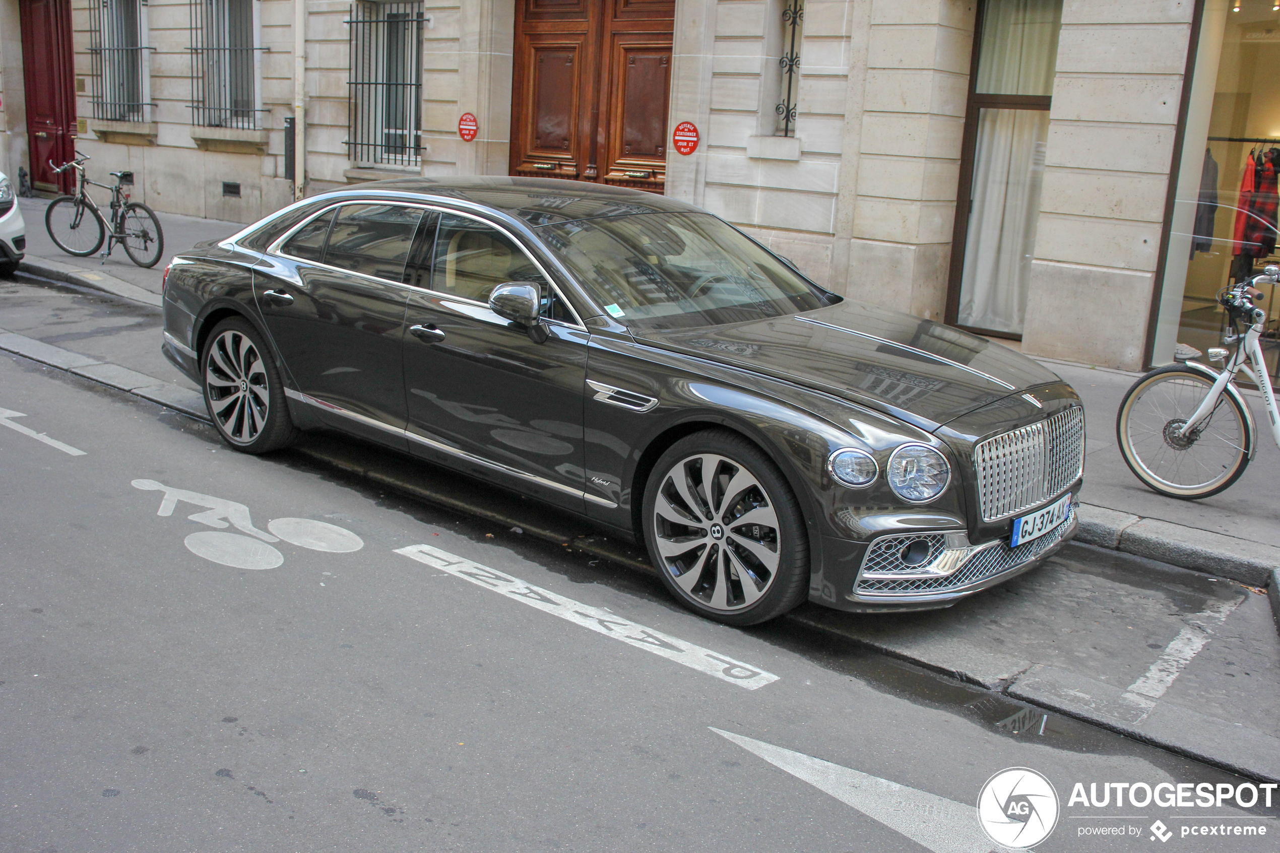 Bentley Flying Spur Hybrid