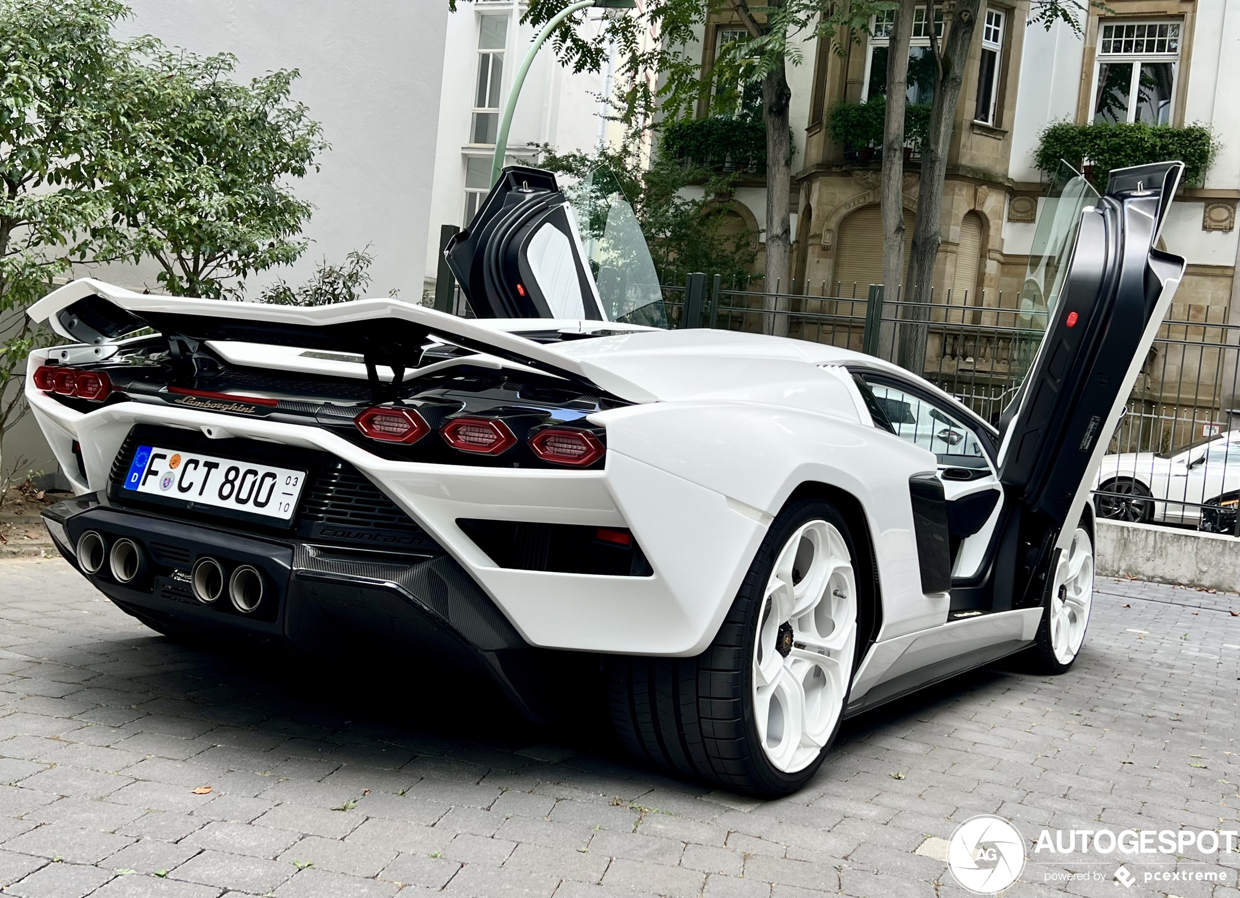 Lamborghini Countach LPI 800-4