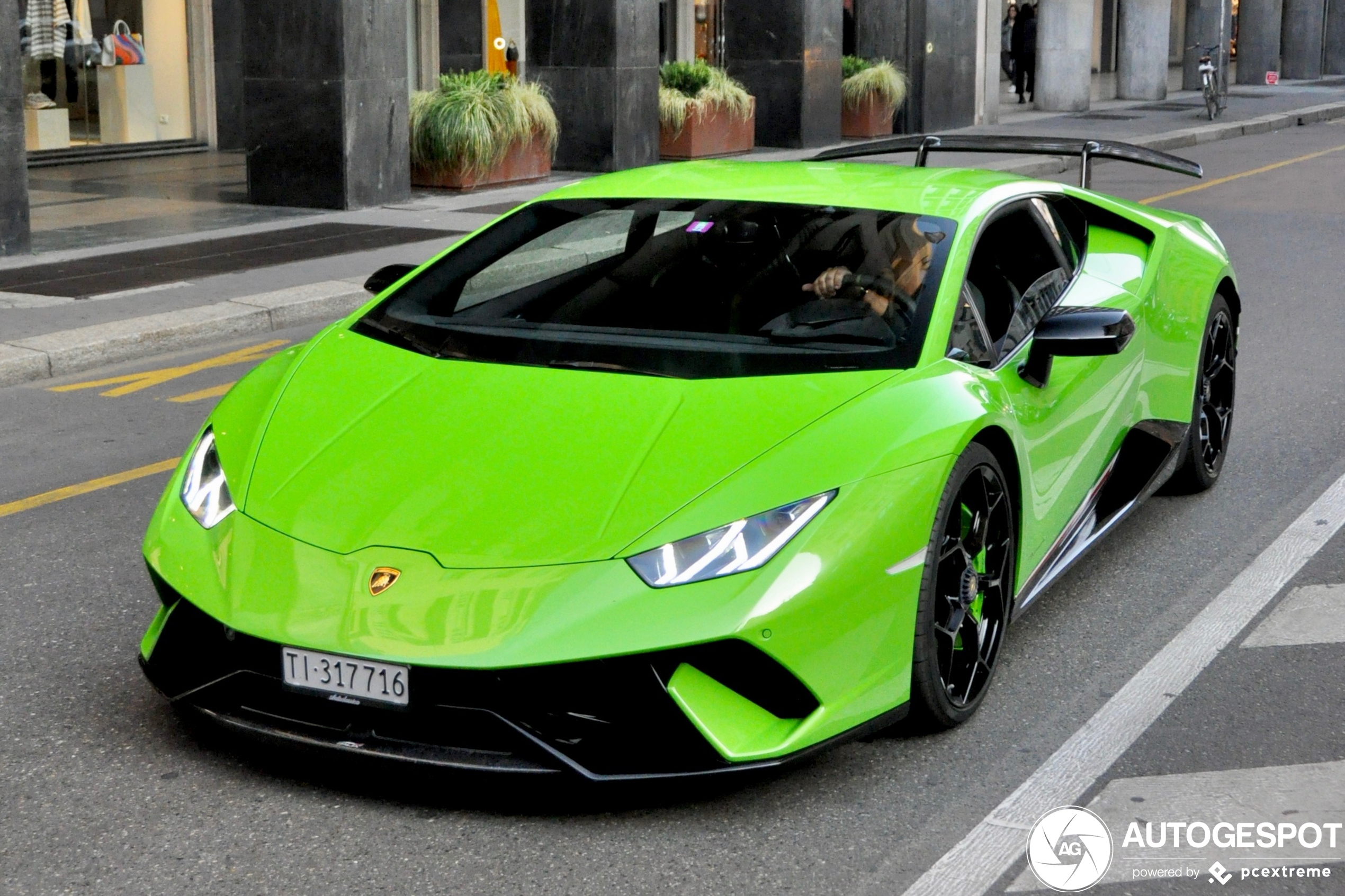 Lamborghini Huracán LP640-4 Performante