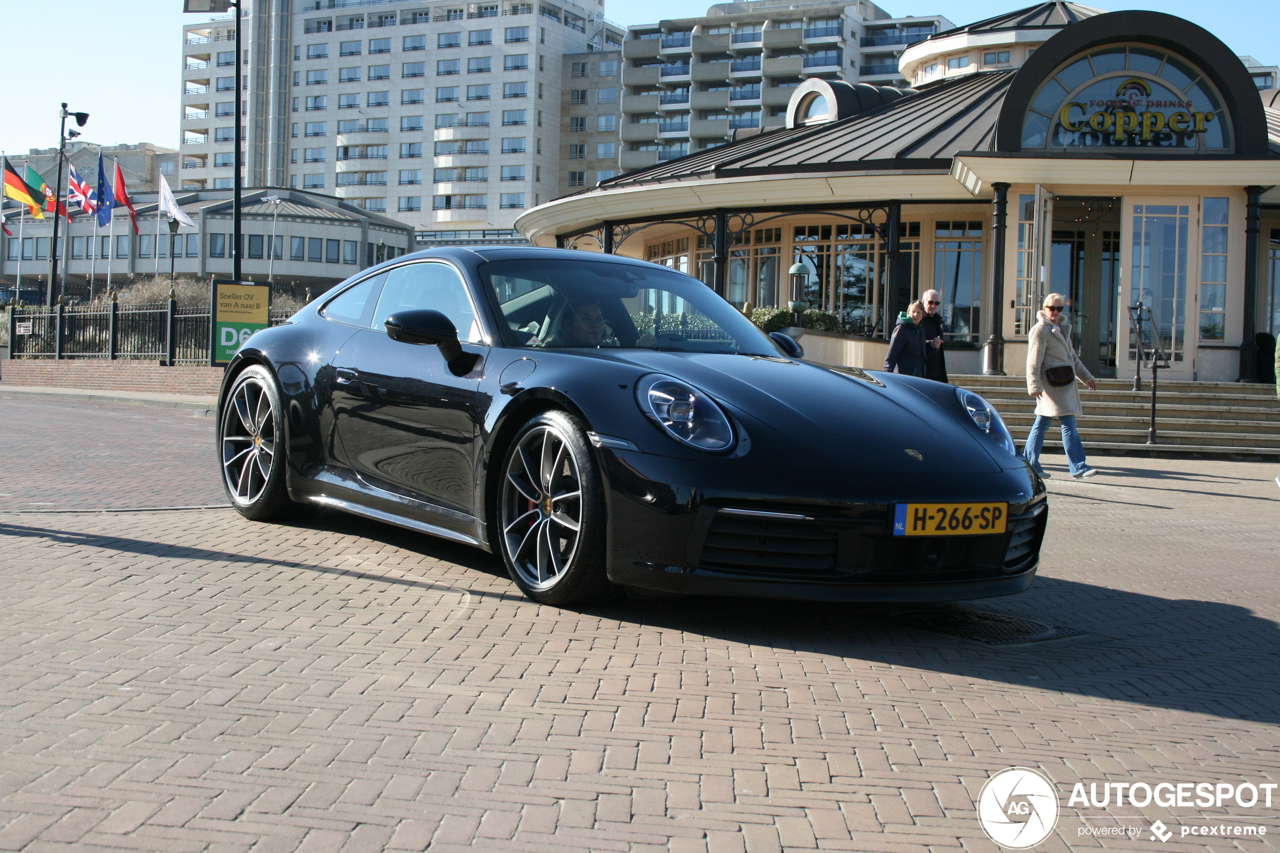 Porsche 992 Carrera 4S