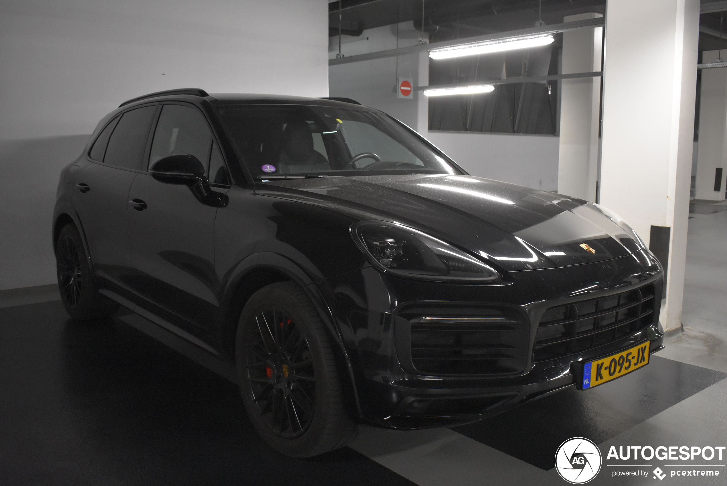 Porsche 9YA Cayenne GTS