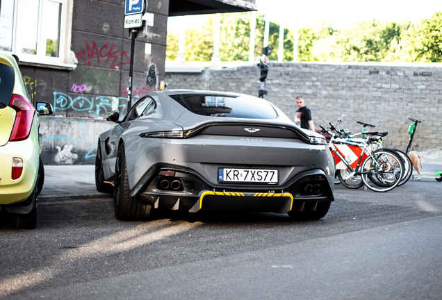 Aston Martin V8 Vantage 2021 007 Edition