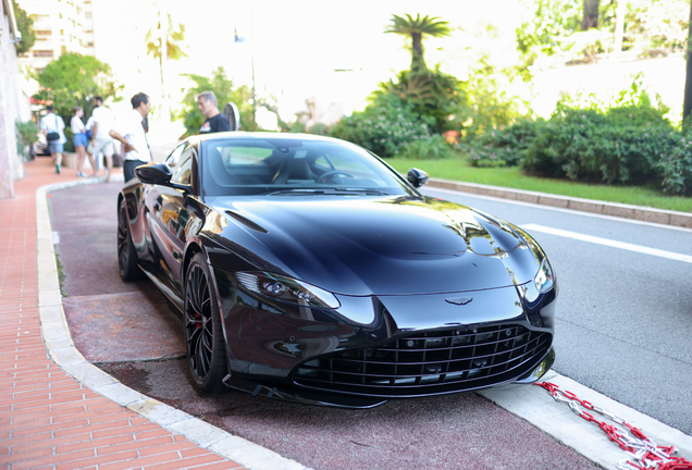 Aston Martin V8 Vantage 2018