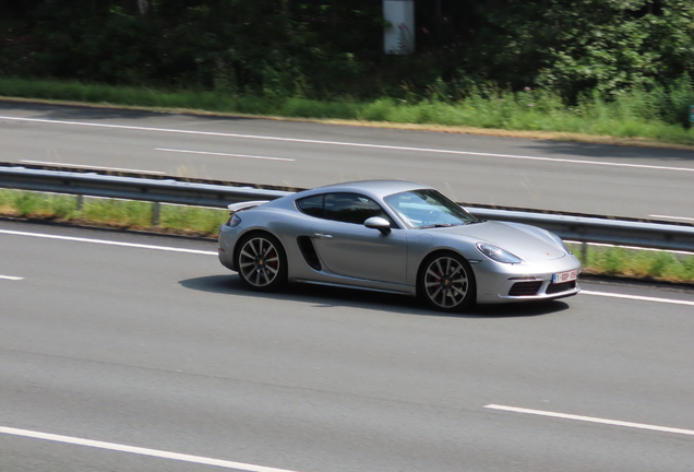 Porsche 718 Cayman S