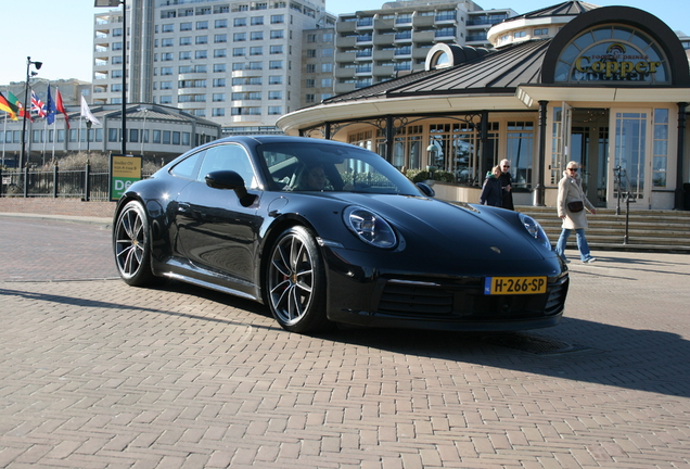 Porsche 992 Carrera 4S