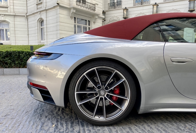 Porsche 992 Carrera 4S Cabriolet