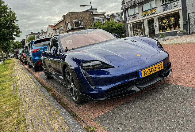 Porsche Taycan Turbo S Cross Turismo