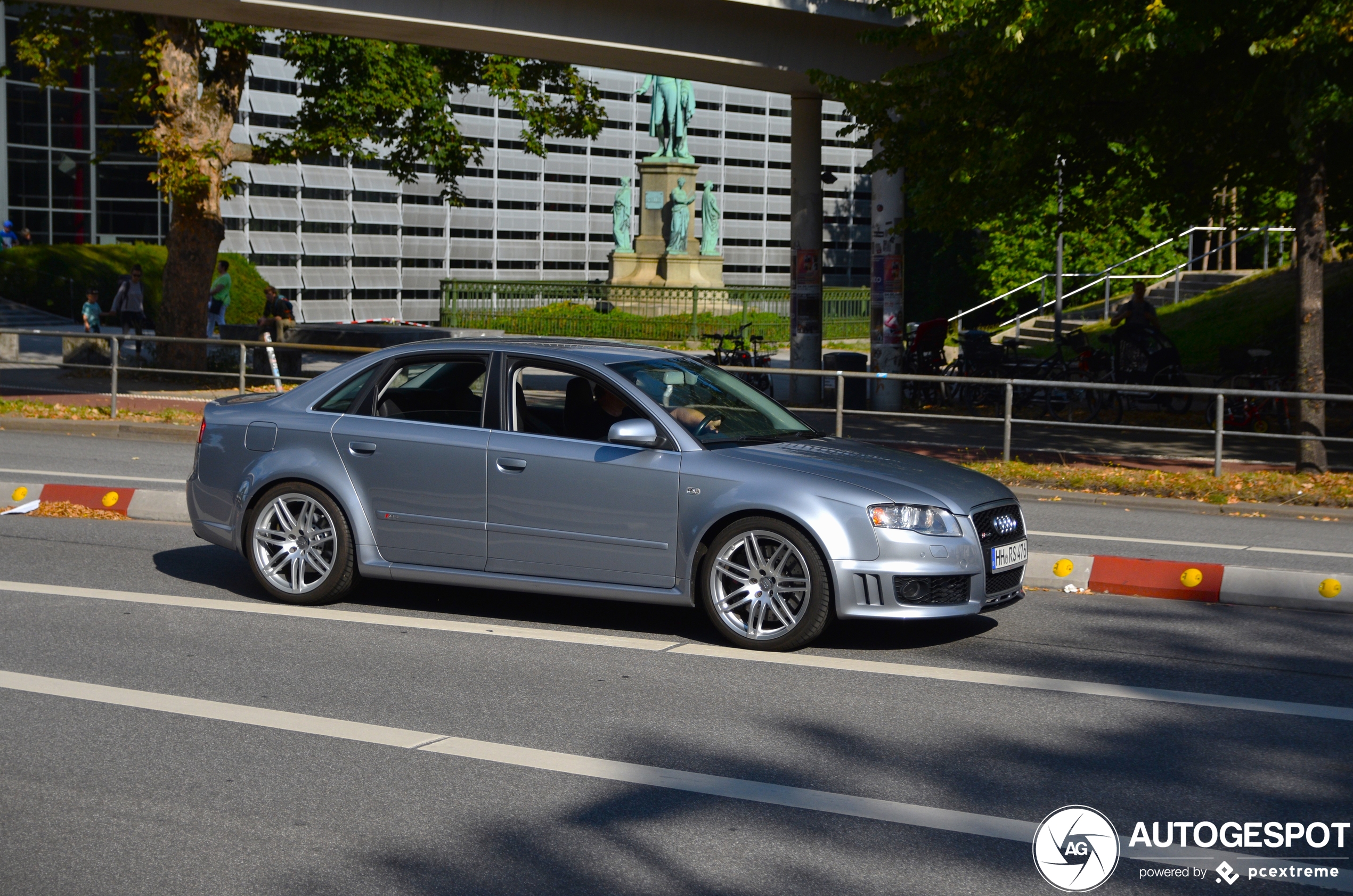 Audi RS4 Sedan