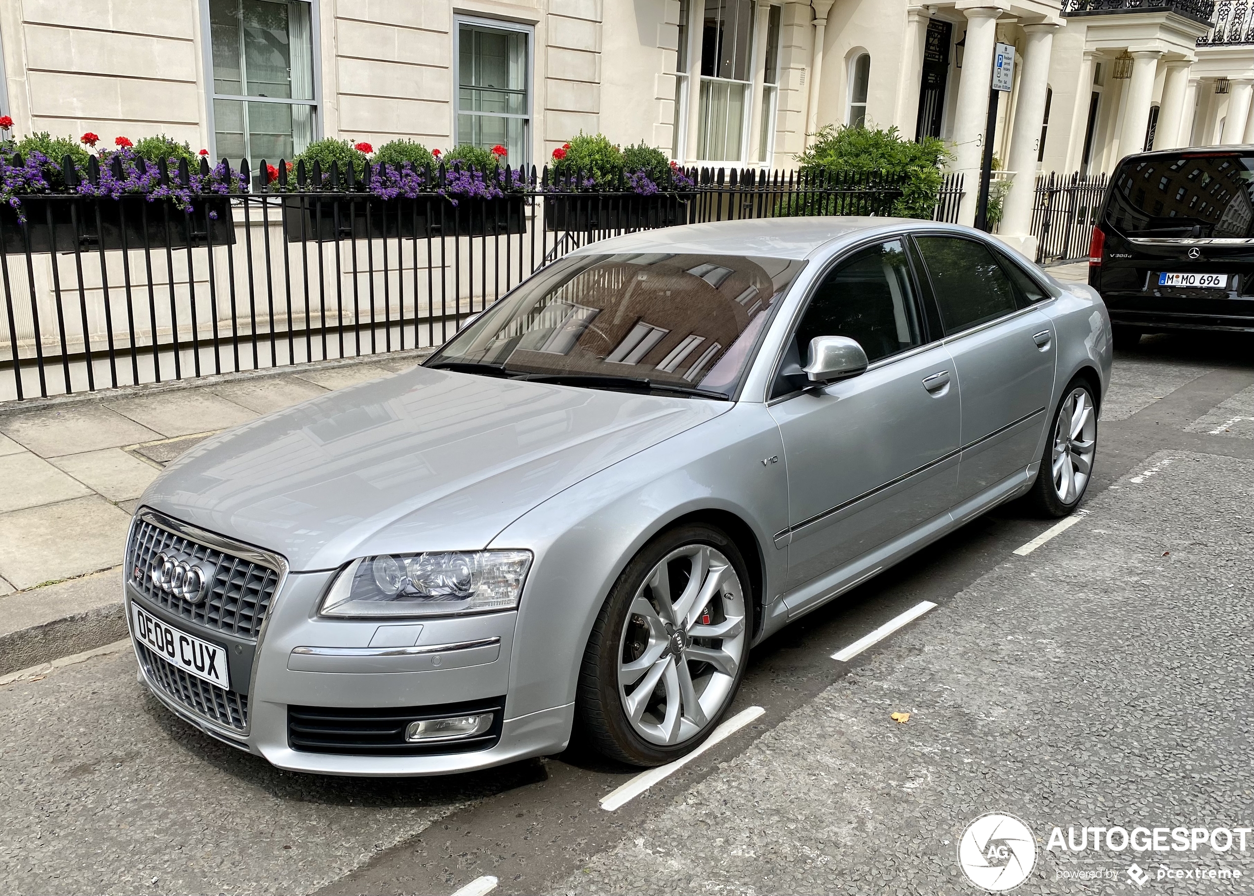 Audi S8 D3