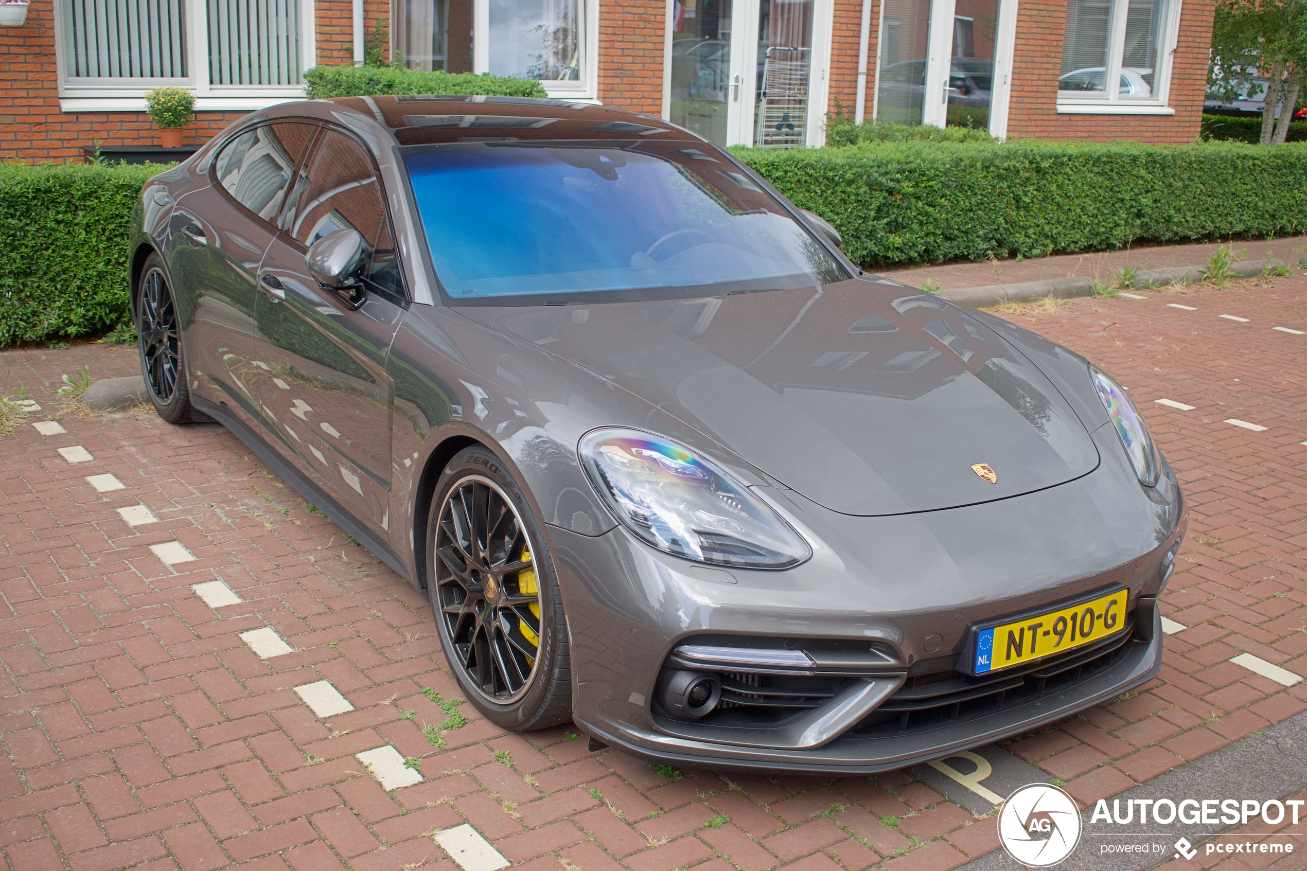 Porsche 971 Panamera Turbo