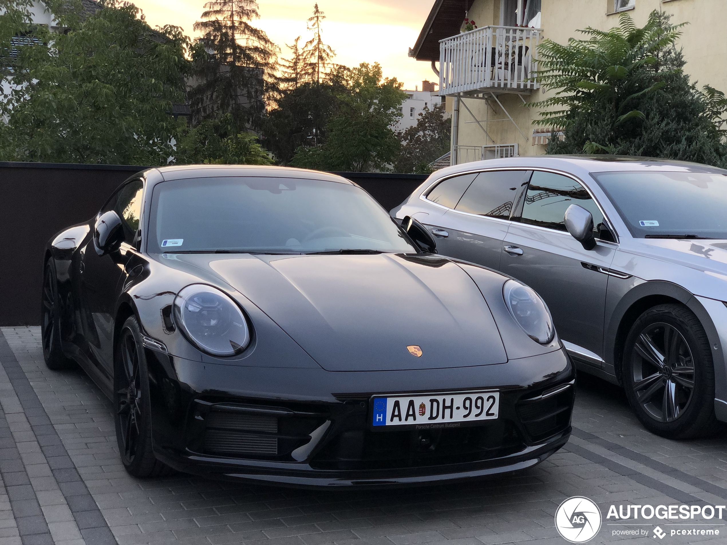 Porsche 992 Carrera 4 GTS