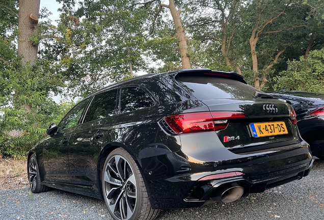 Audi RS4 Avant B9