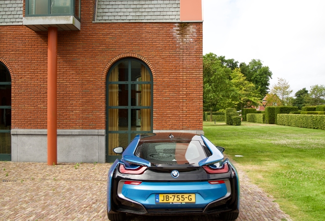 BMW i8