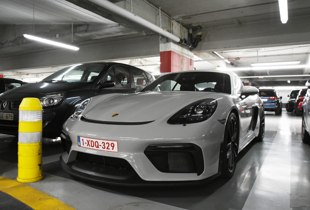 Porsche 718 Cayman GT4