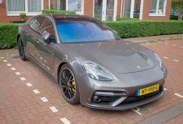 Porsche 971 Panamera Turbo