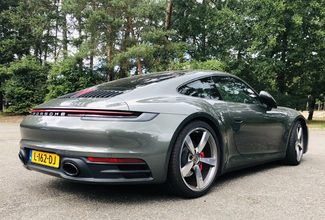 Porsche 992 Carrera 4S