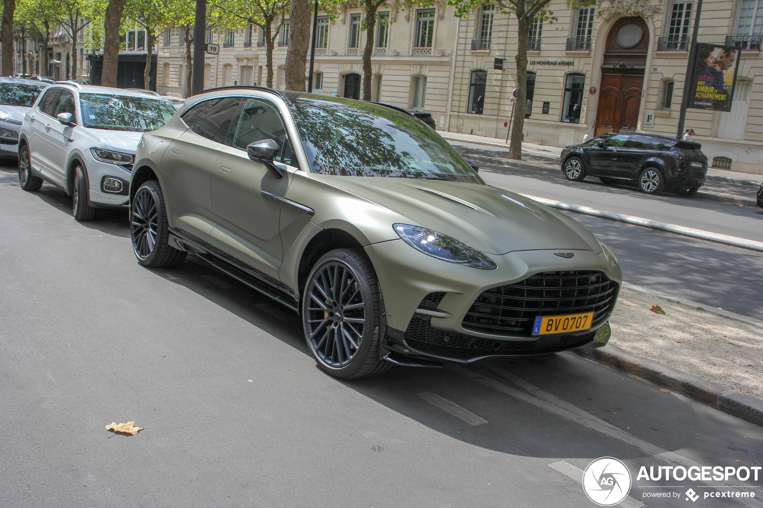 Aston Martin DBX707