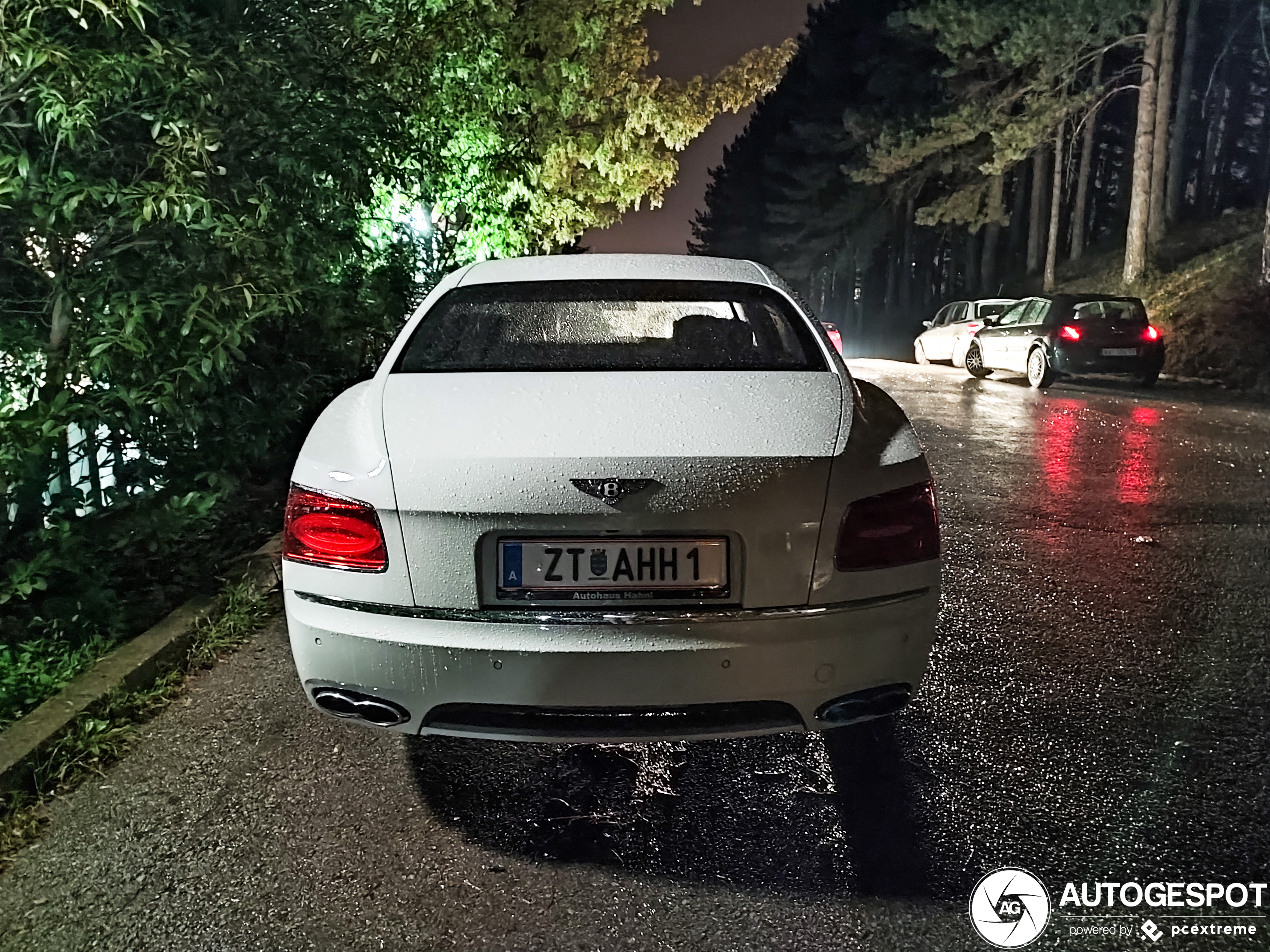 Bentley Flying Spur V8