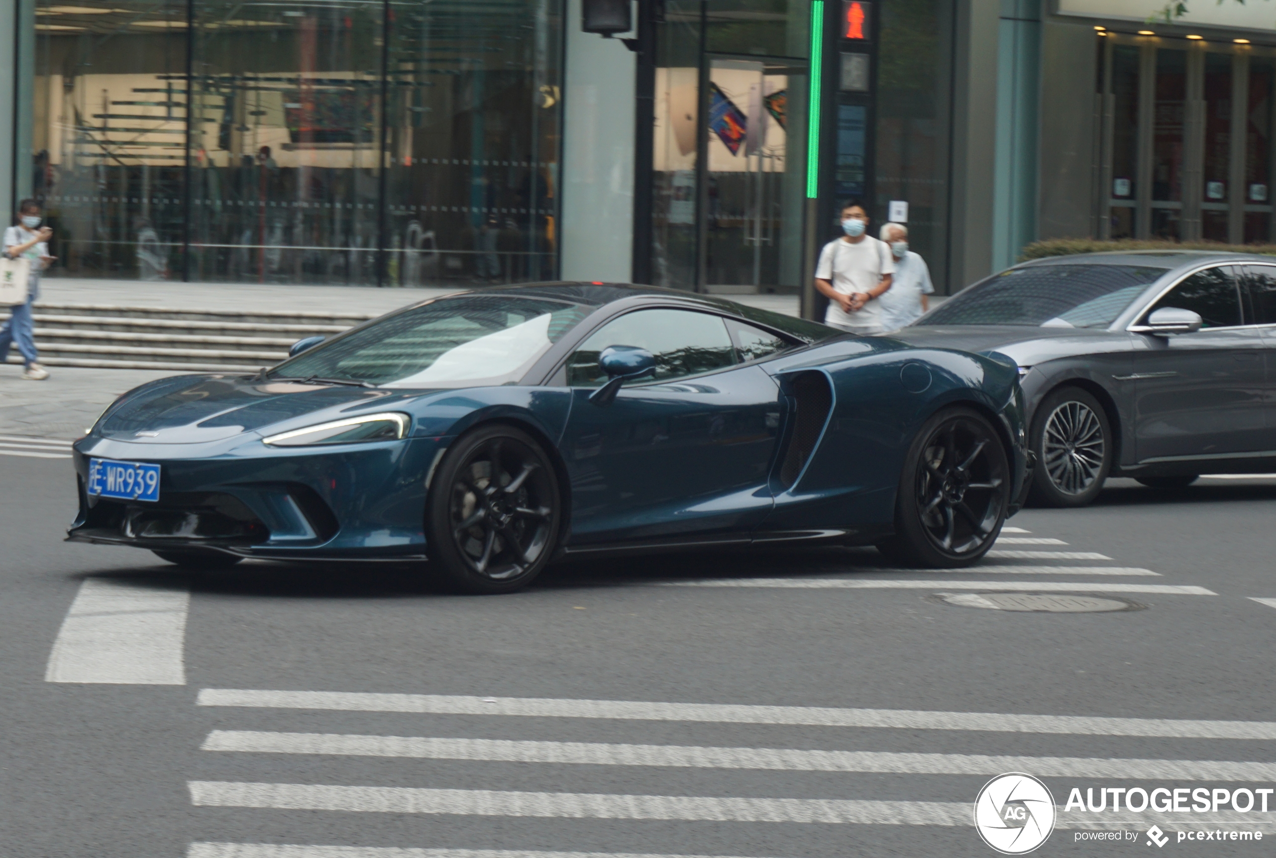 McLaren GT