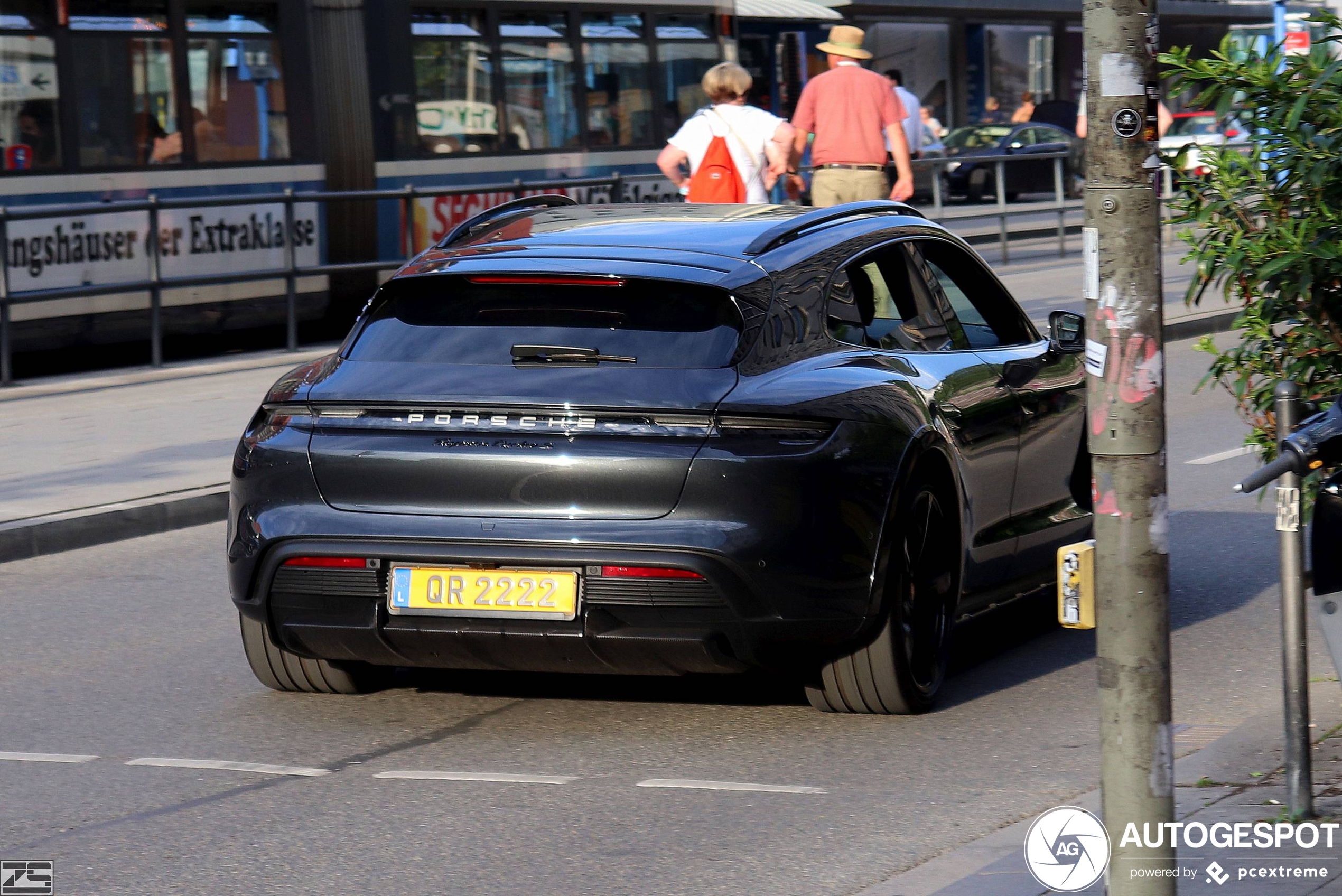 Porsche Taycan Turbo S Cross Turismo