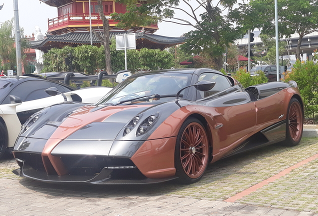 Pagani Huayra Roadster