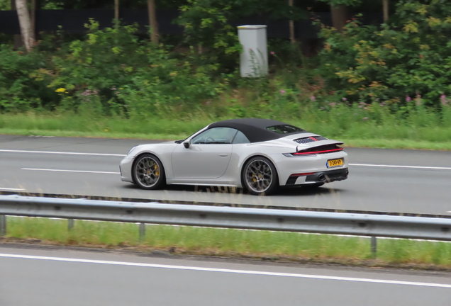 Porsche 992 Carrera 4S Cabriolet