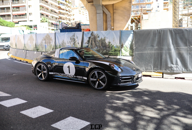 Porsche 992 Targa 4S Heritage Design Edition