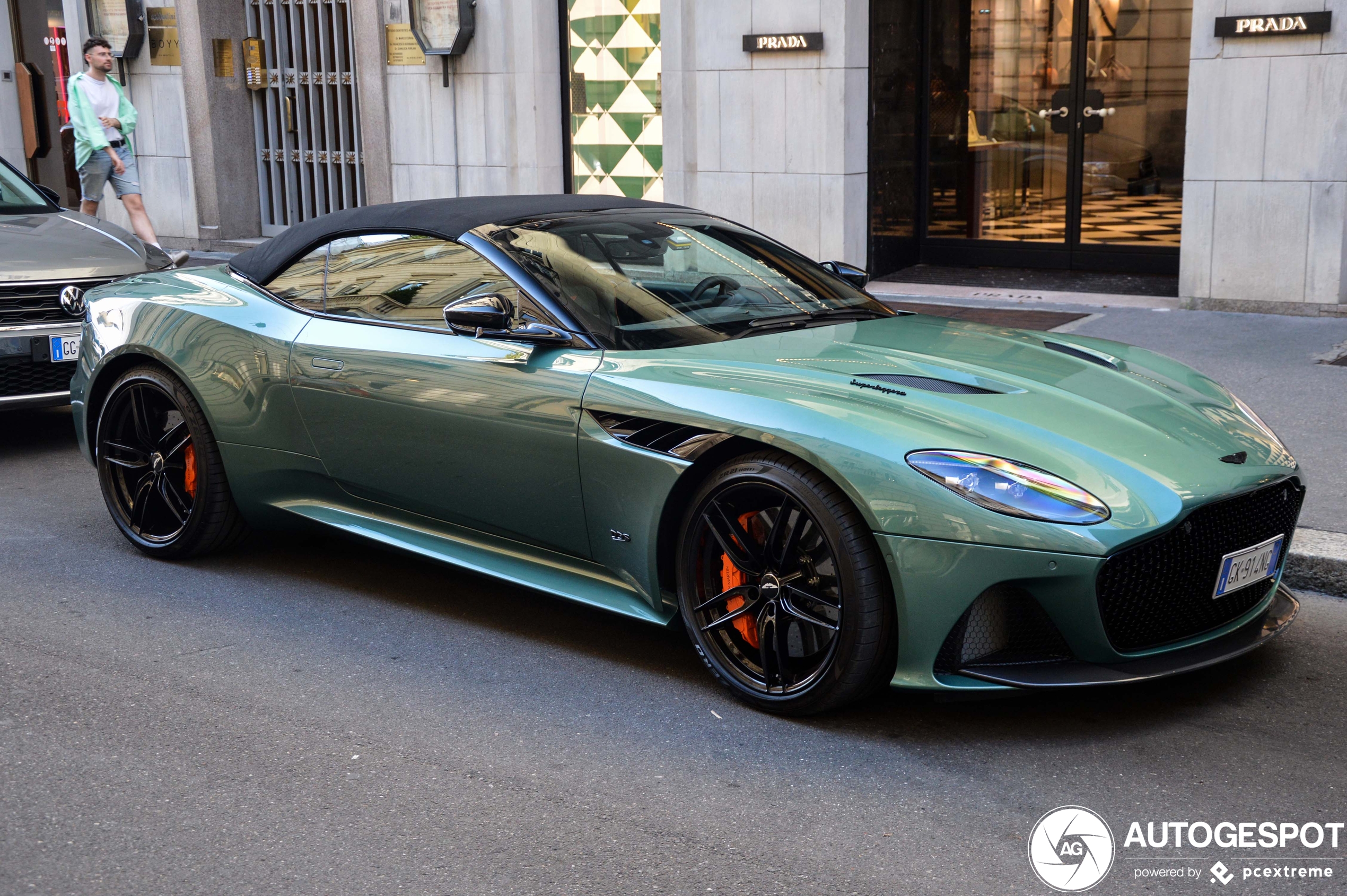 Aston Martin DBS Superleggera Volante