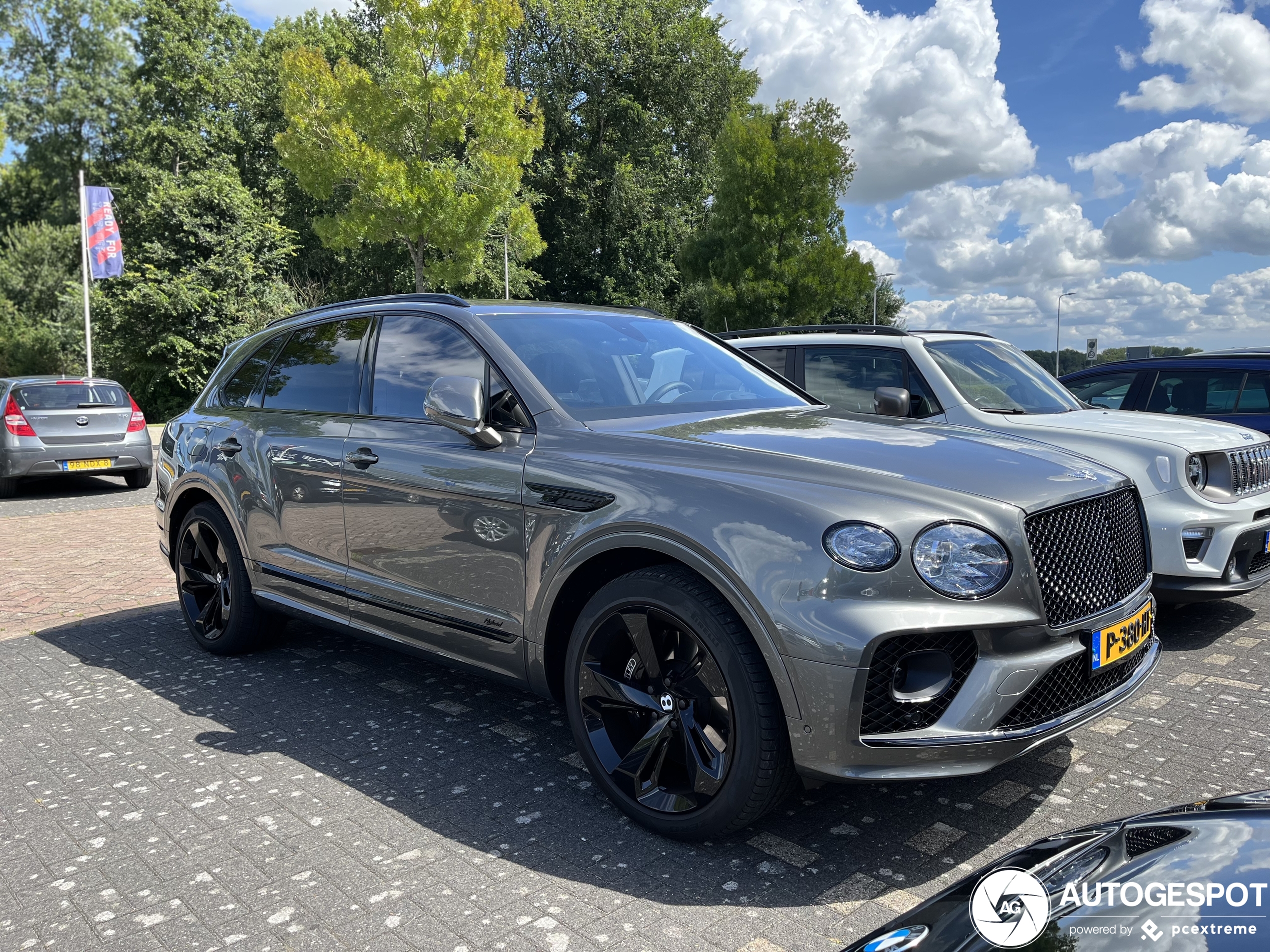 Bentley Bentayga Hybrid 2021