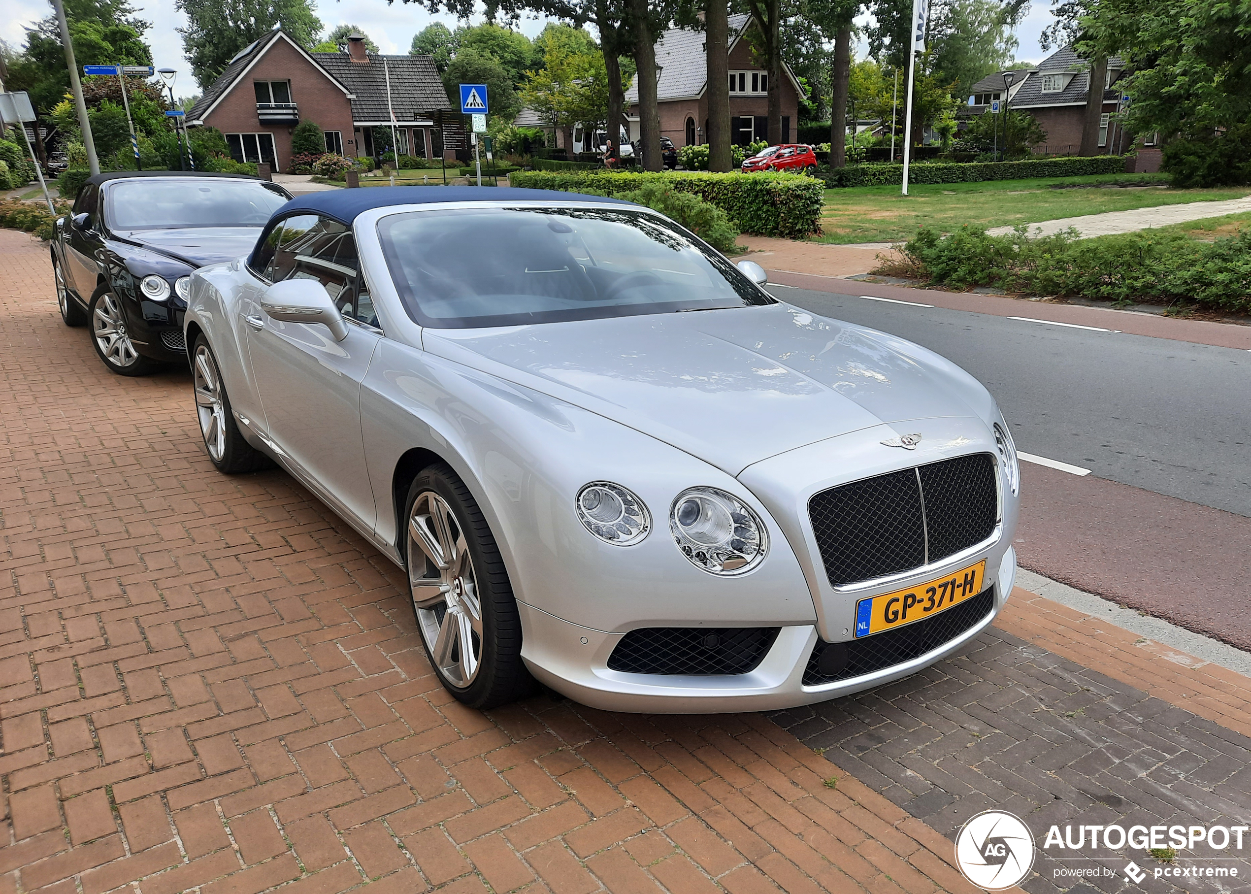 Bentley Continental GTC V8