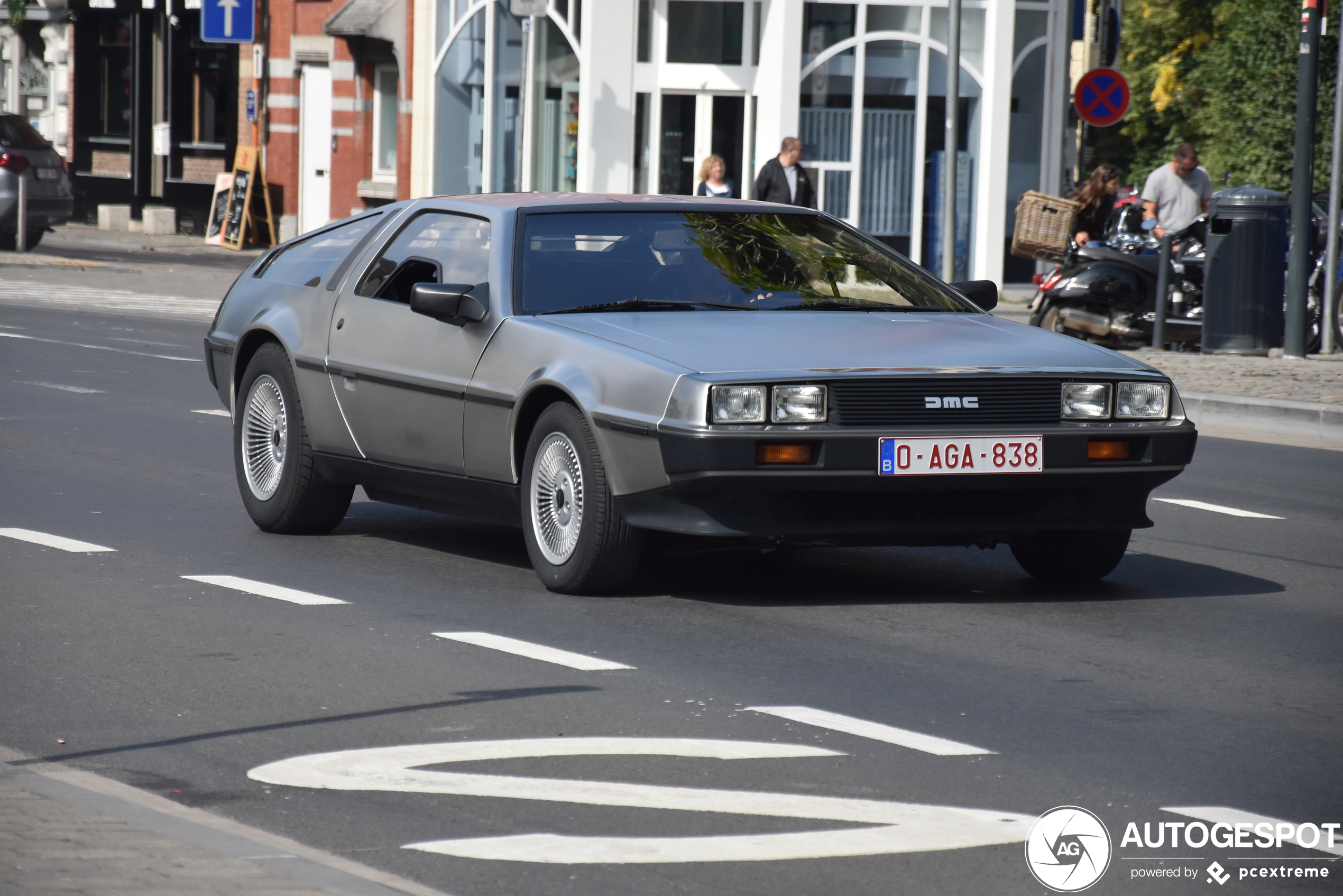 DeLorean DMC-12