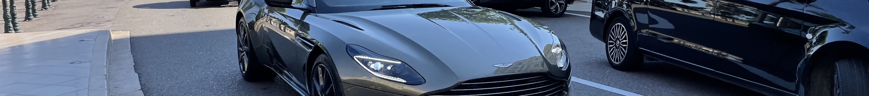 Aston Martin DB11 V8 Volante