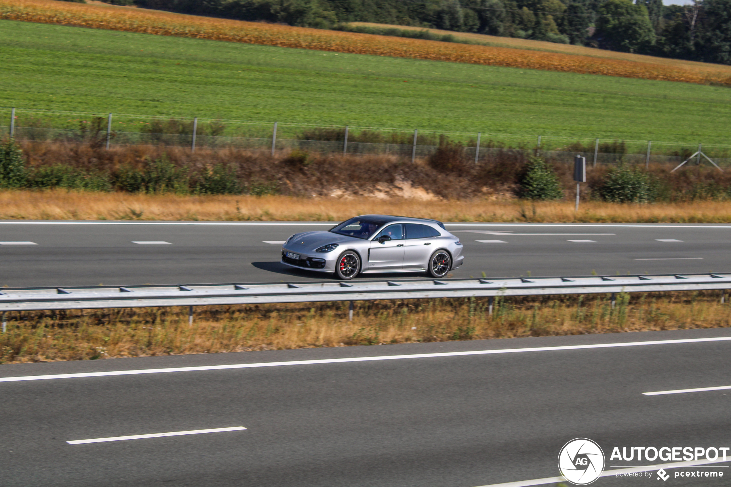 Porsche 971 Panamera GTS Sport Turismo