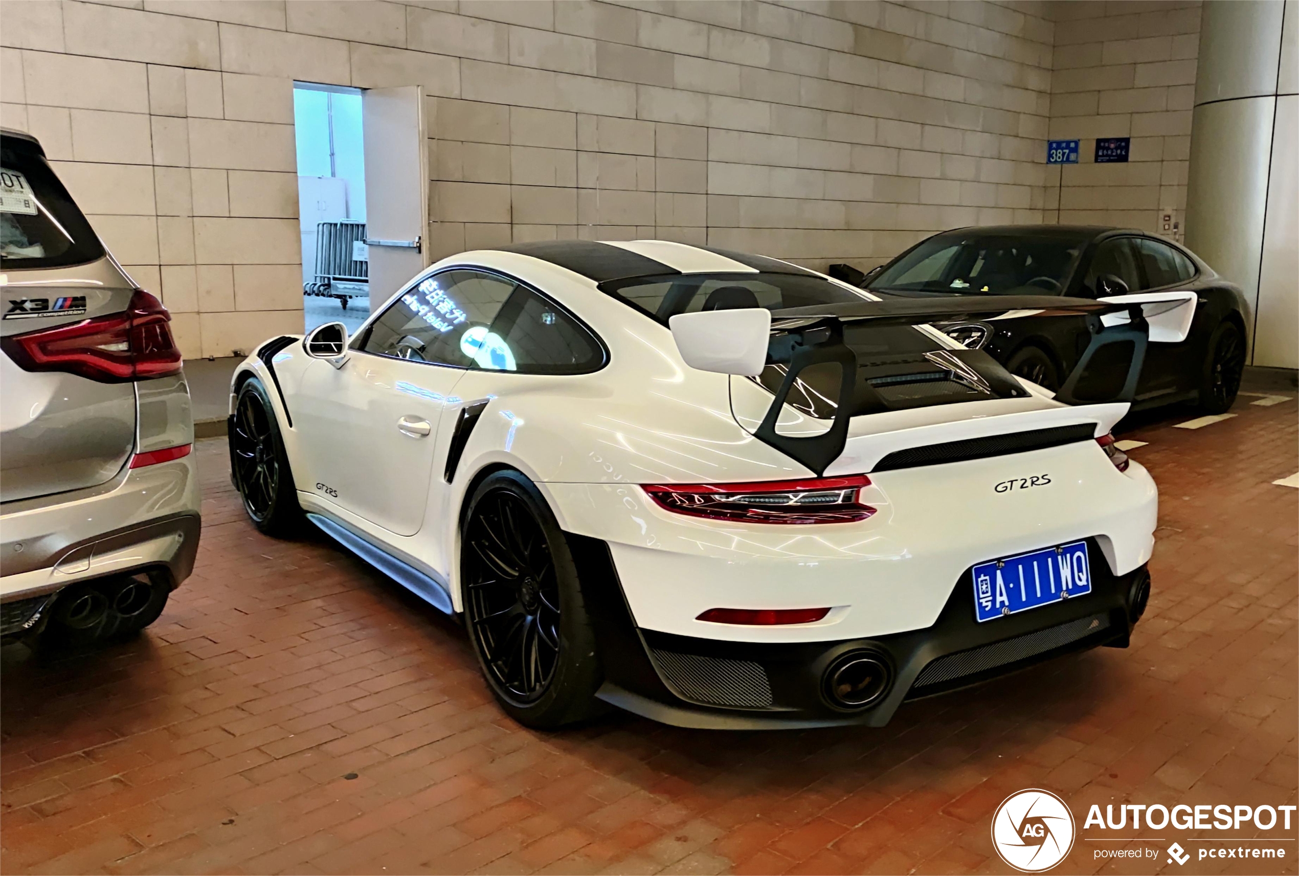 Porsche 991 GT2 RS Weissach Package