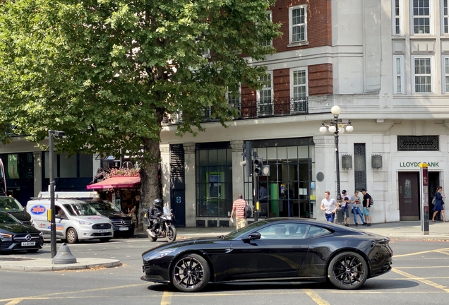 Aston Martin DB11 AMR