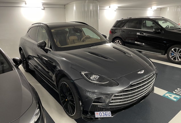 Aston Martin DBX707