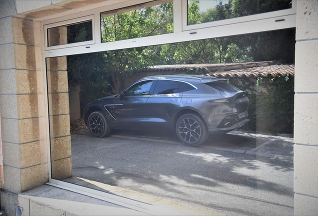 Aston Martin DBX