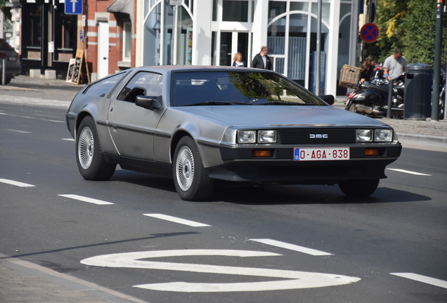 DeLorean DMC-12