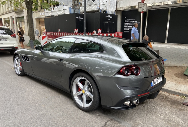 Ferrari GTC4Lusso