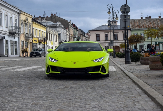 Lamborghini Huracán LP640-4 EVO