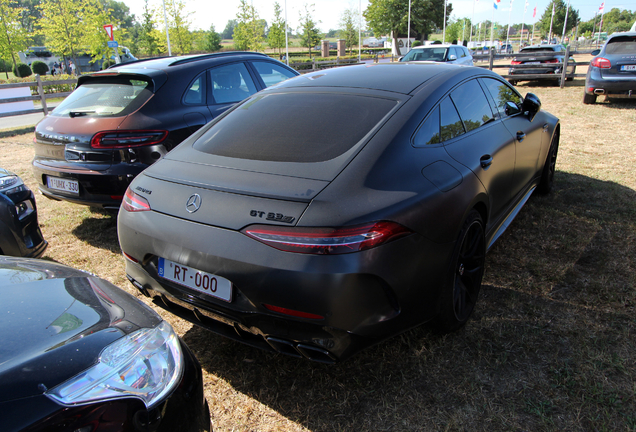 Mercedes-AMG GT 63 S X290