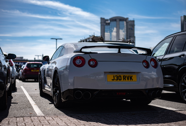 Nissan GT-R