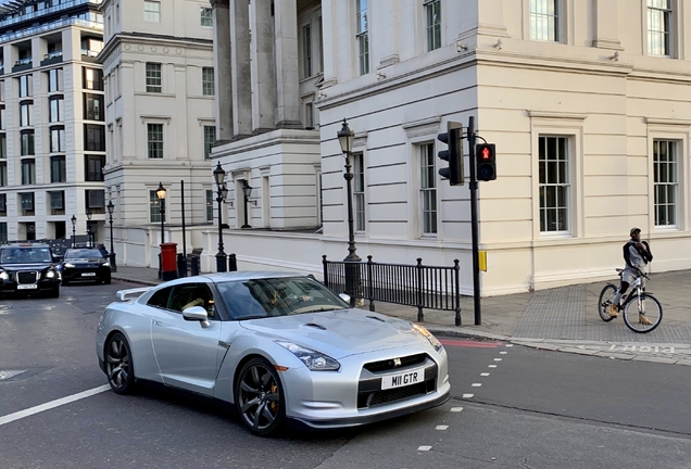 Nissan GT-R