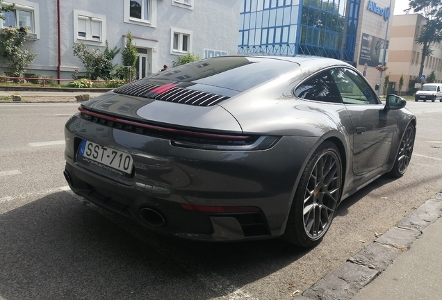 Porsche 992 Carrera 4S