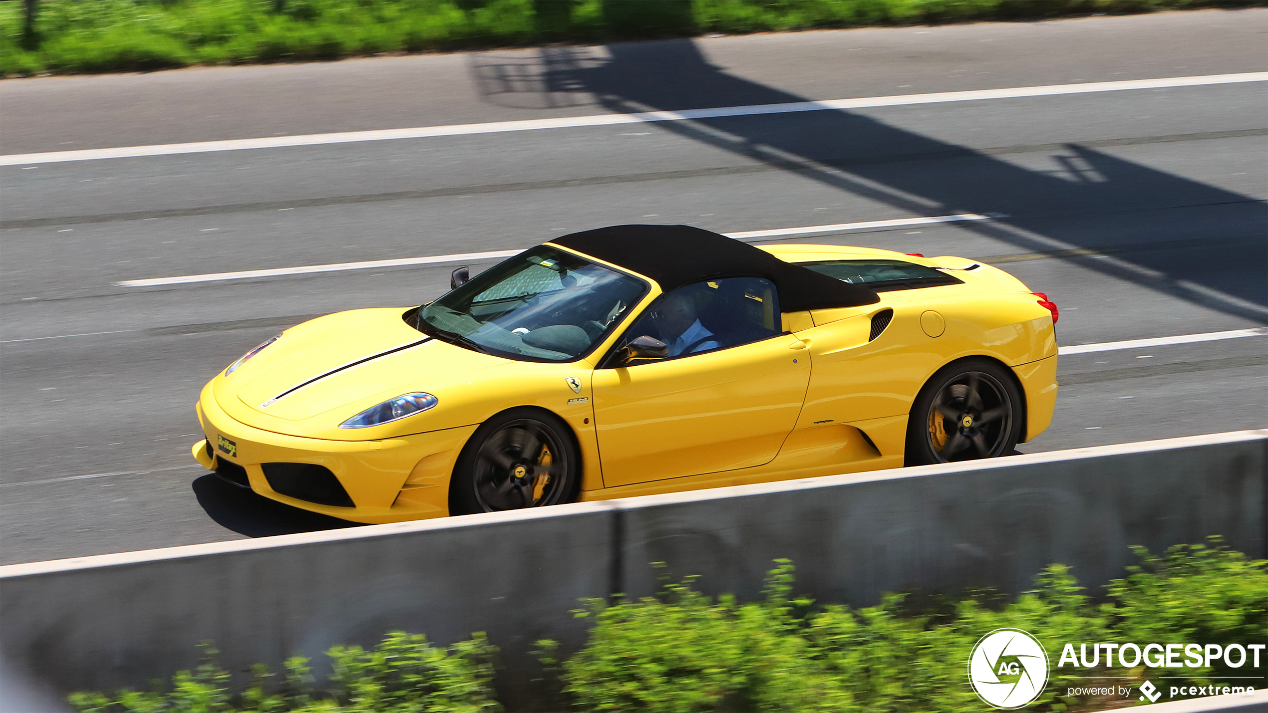 Ferrari Scuderia Spider 16M