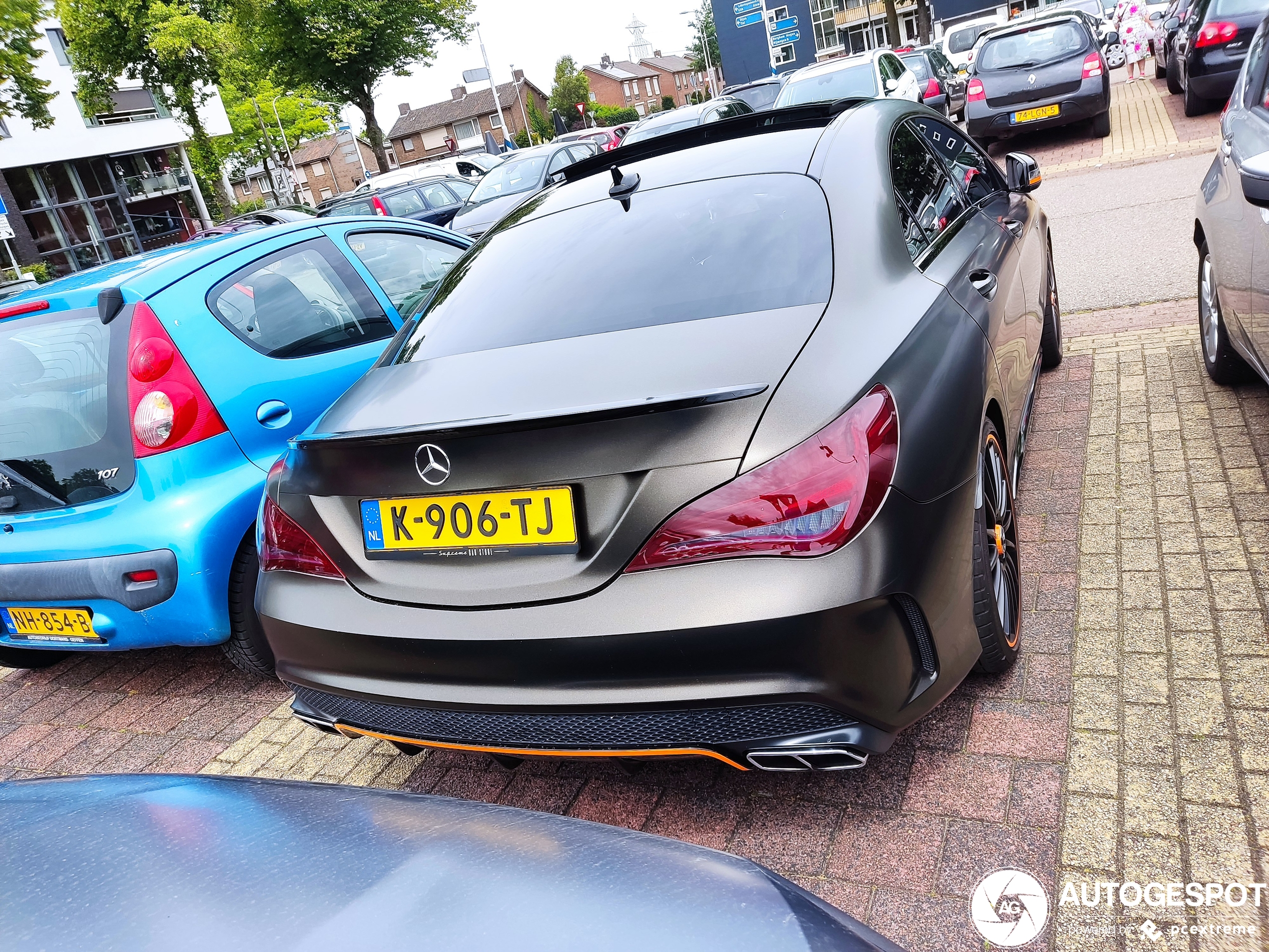 Mercedes-Benz CLA 45 AMG OrangeArt Edition C117