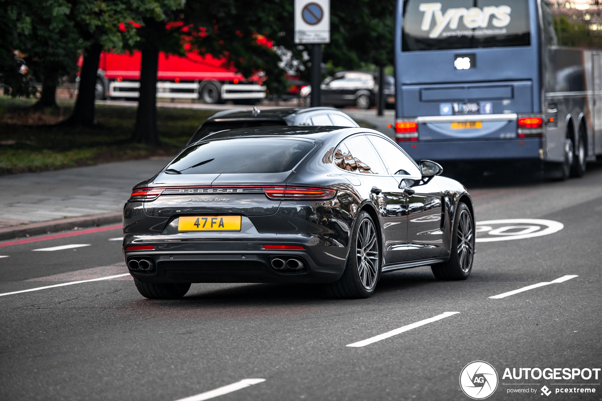 Porsche 971 Panamera Turbo